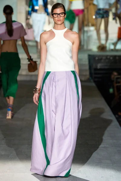 Look 18